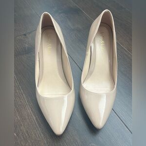 Kelly & Katie nude patent leather pumps, 6.5